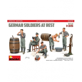 MINI ART 35378 German Soldiers At Res